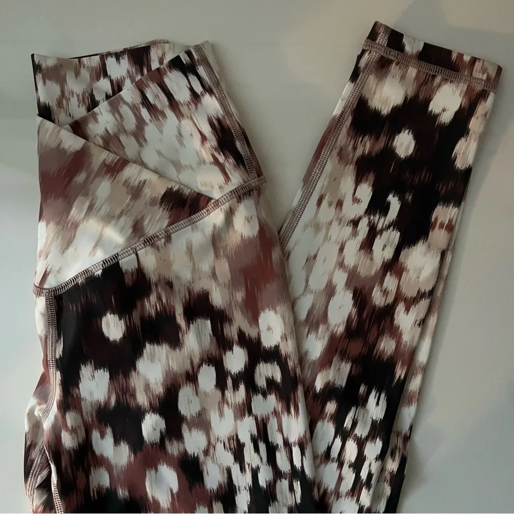 AERIE OFFLINE CROSSOVER 7/8 LEGGINGS - Picture 2 of 10